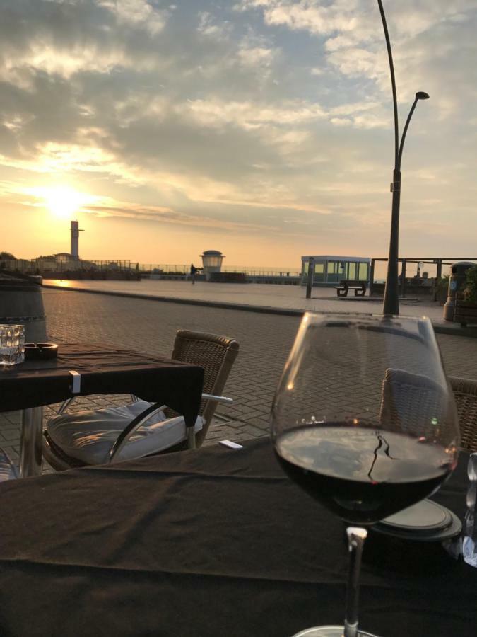 Zeedijk Oostduinkerke Frontaal Zeezicht - Volledig Gerenoveerd 2022! Apartment Exterior foto
